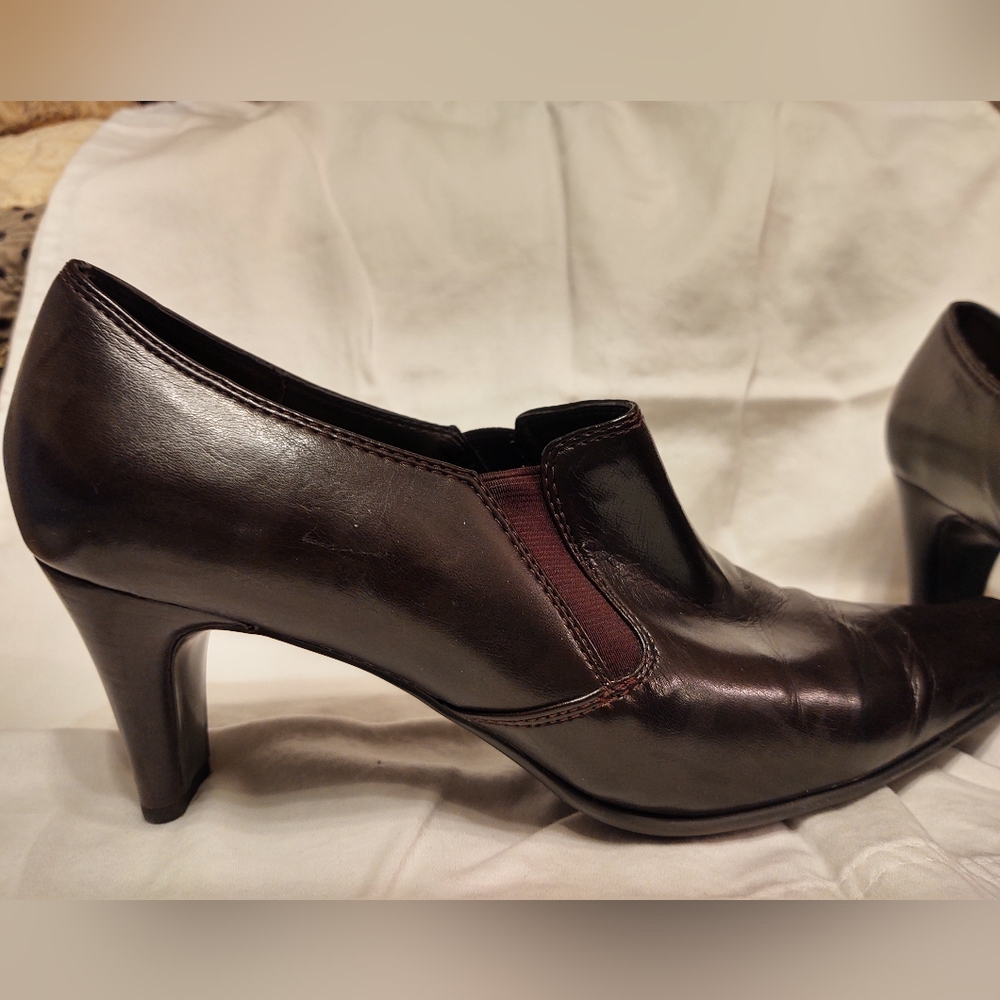 Liz Claiborne Brown Heels